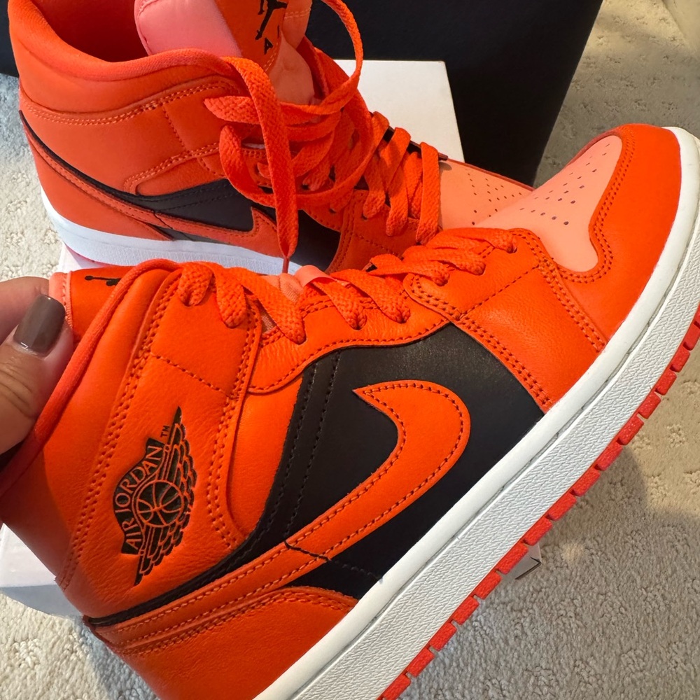 Nike Women’s Air Jordans 1 Mid SE Size 8 Sneakers in Vibrant Orange and Coral